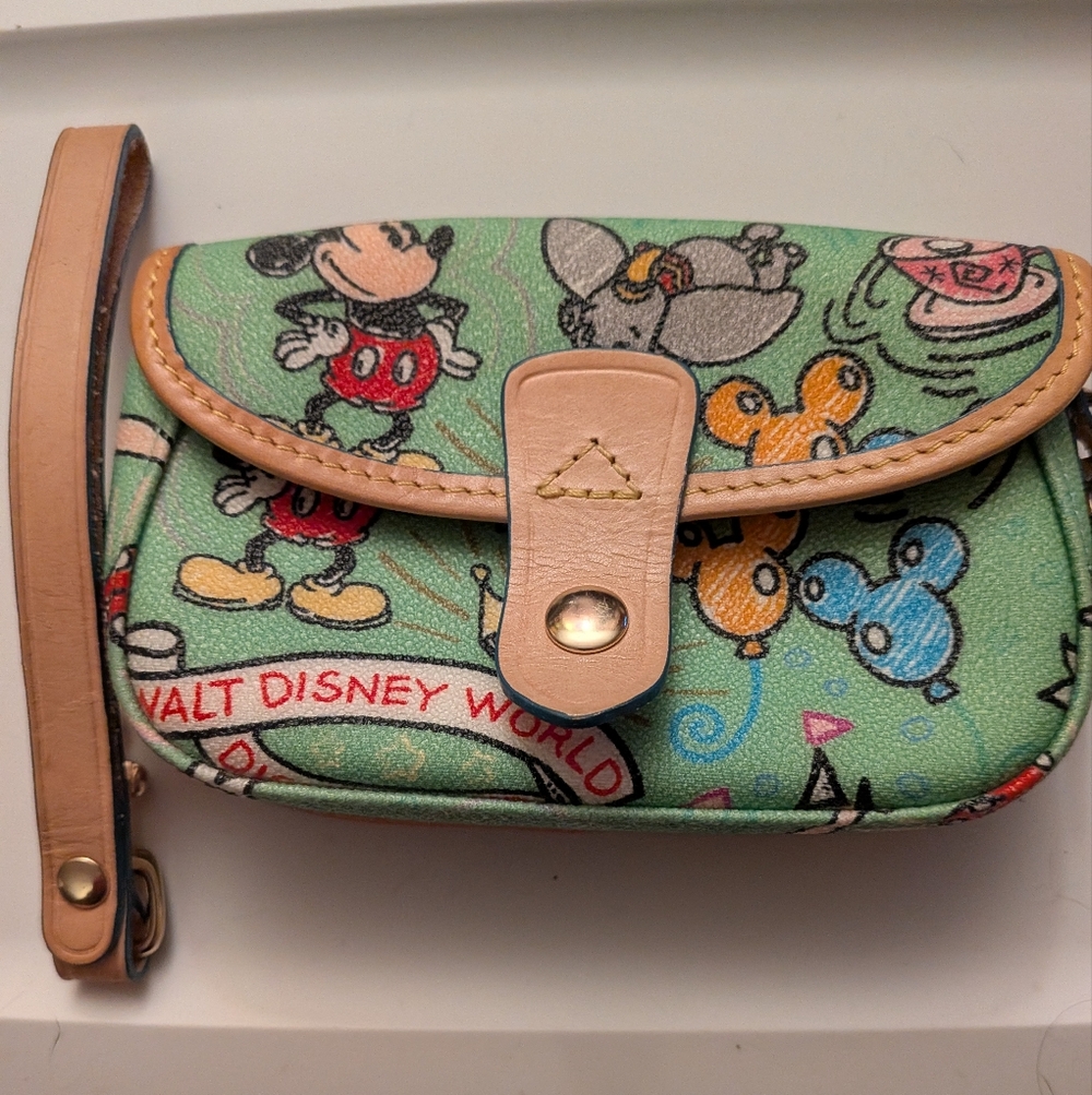 Dooney & Bourke Disney Parks Sketch Wristlet-Green